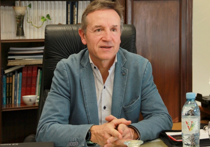 " Todos aquellos que menos tienen son los que hoy tienen prioridad para solucionar sus problemas...", Jorge Sola.