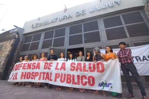 Dr. Rubén Camaño: &quot;Hay médicos que se los ha sacado de su lugar de trabajo sin explicación alguna&quot;