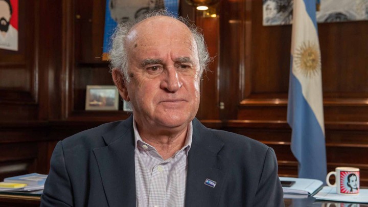 Oscar Parrilli: "García-Mansilla no puede seguir invocando la ley cuando la viola permanentemente"