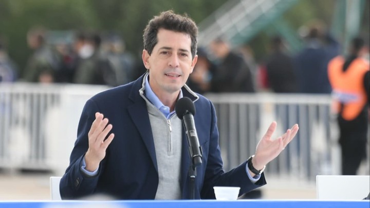 Wado de Pedro: "El presidente es un economista que vive en un frasco de mayonesa”