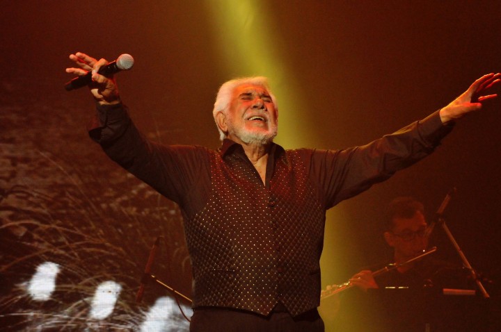 "Deje hace mucho tiempo de escuchar música, lo nuevo no me sorprende, no me traslada, no me emociona", Raúl Lavié en Hablá por vos