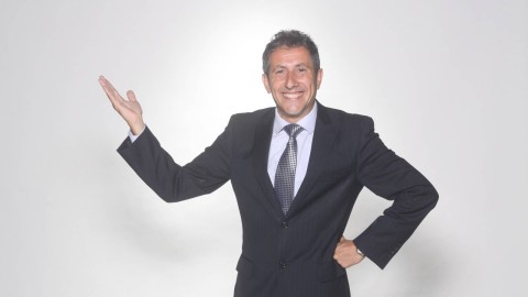 Alejandro Gardinetti: la ametralladora del humor