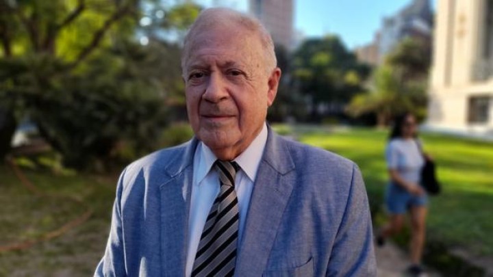 Hugo Pizzi : " Salió la nueva vacuna contra el dengue"