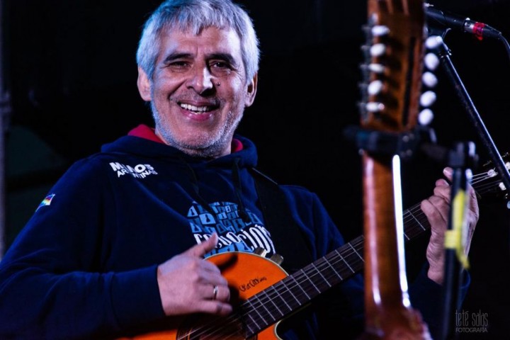 "Eso que ha quedado aparentemente lejos en la infancia, siempre está latiendo en nuestro sentimiento", Peteco Carabajal en Hablá por vos