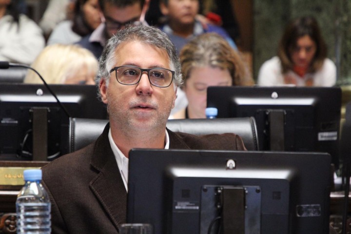 "Fué un atropello y un golpe institucional lo que pasó en la Legislatura...", Javier Andrade.