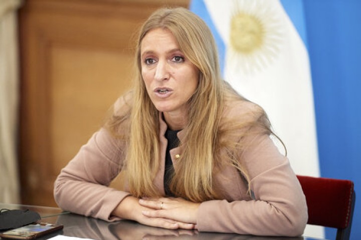 Florencia Carignano: “Es increíble que sigan Toto Caputo, Patricia Bullrich y Sturzenegger”